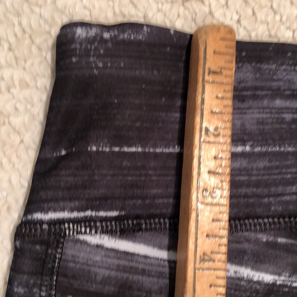NWT Old Navy Active L Leggings Capri - Picture 15 of 16